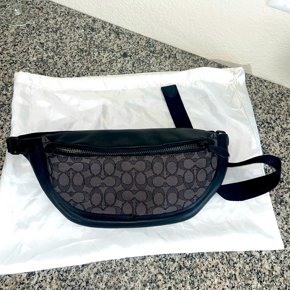 Warren Mini Belt Bag
In Signature Canvas